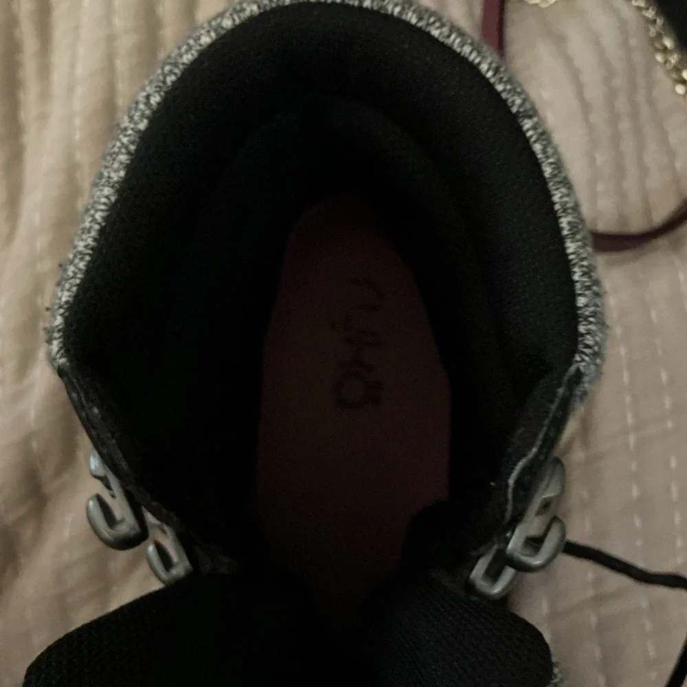 🌸RYKA AURORA BLACK QUILTED BOOTS